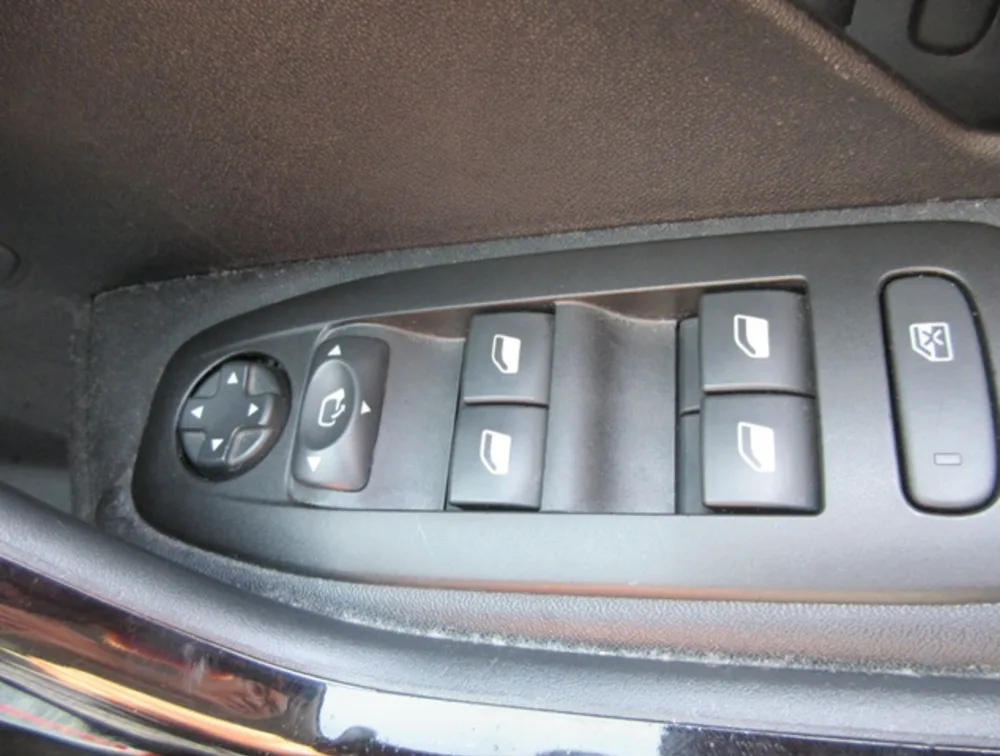 PEUGEOT 2008 GTLINE - PRG Motors Ltd