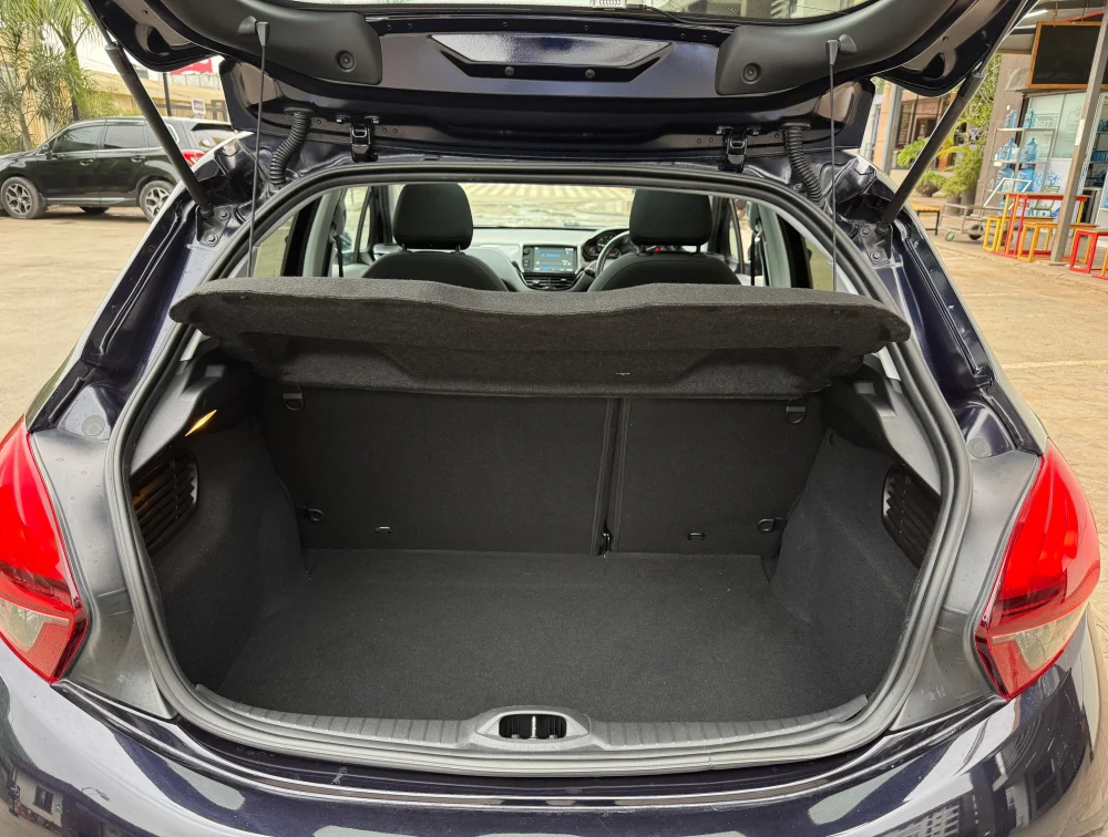 PEUGEOT 208 TECH EDITION MOONROOF - PRG Motors Ltd