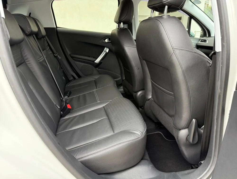 PEUGEOT 208 ALLURE FULL LEATHER SEATS - PRG Motors Ltd