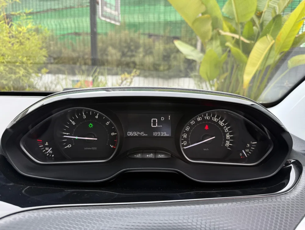 PEUGEOT 208 ALLURE FULL LEATHER SEATS - PRG Motors Ltd