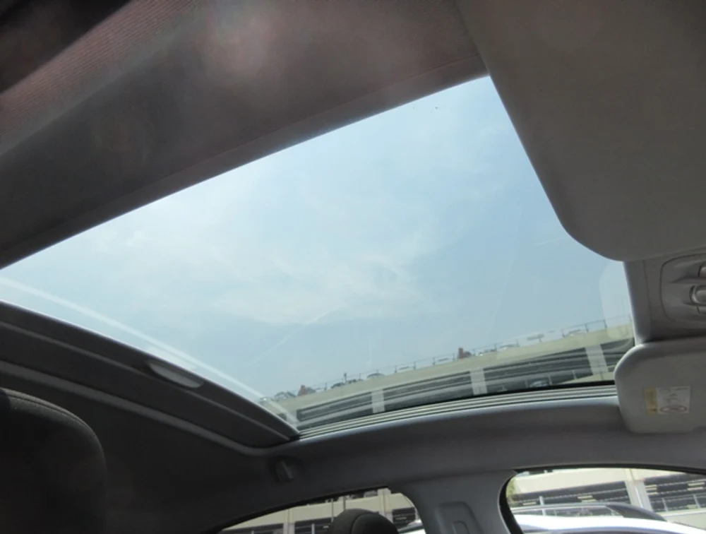 PEUGEOT 208 TECH EDITION MOONROOF - PRG Motors Ltd