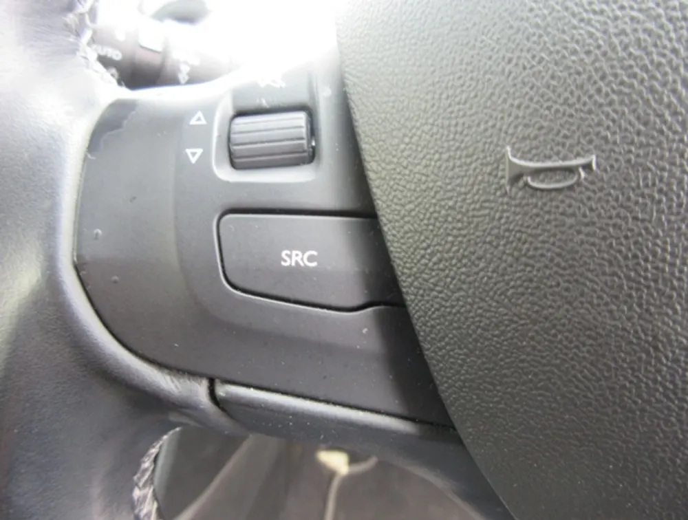 PEUGEOT 208 TECH EDITION MOONROOF - PRG Motors Ltd