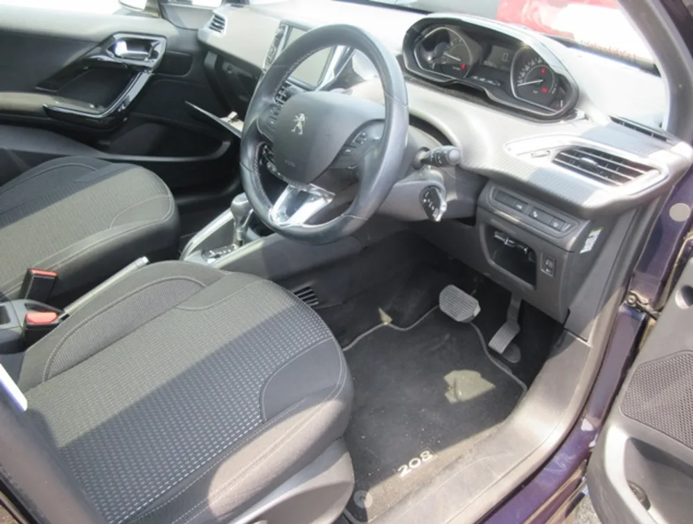 PEUGEOT 208 TECH EDITION MOONROOF - PRG Motors Ltd