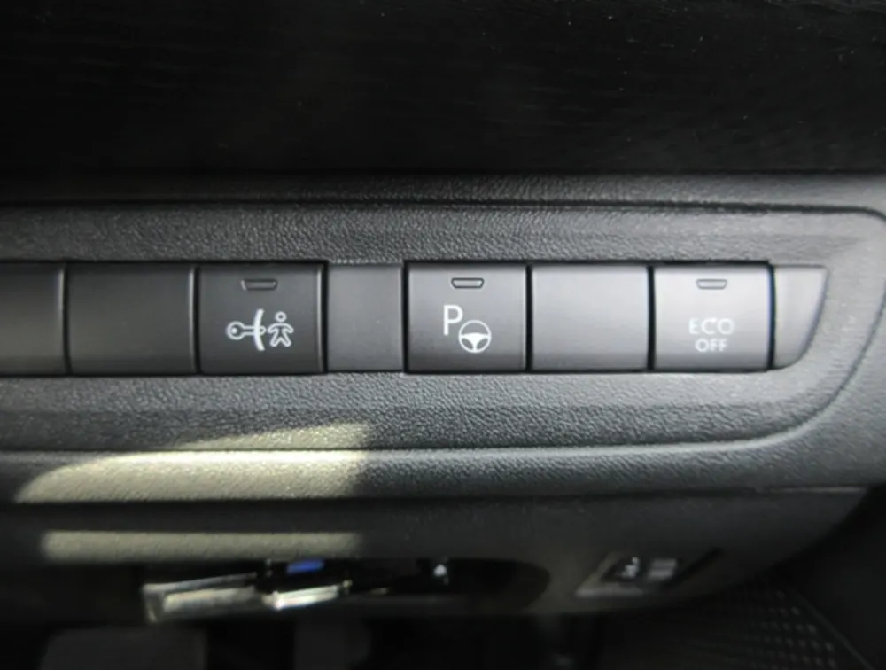 PEUGEOT 208 TECH EDITION MOONROOF - PRG Motors Ltd