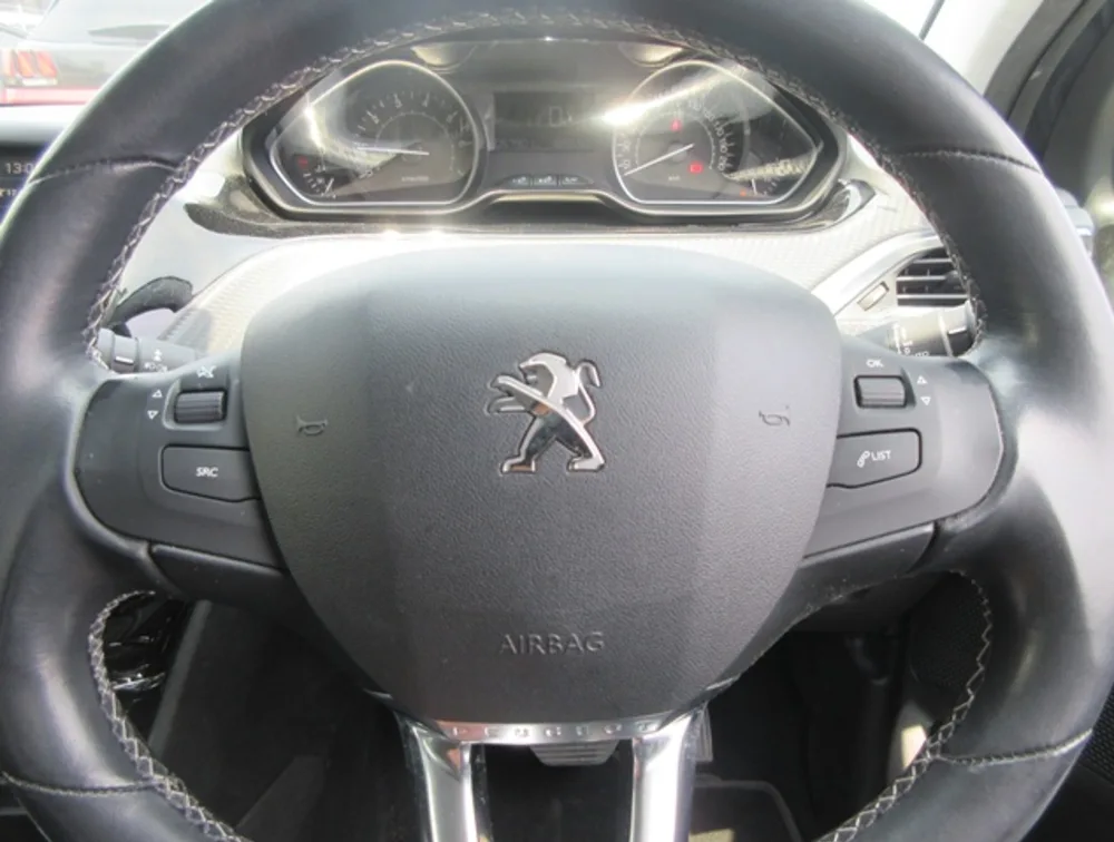 PEUGEOT 208 TECH EDITION MOONROOF - PRG Motors Ltd