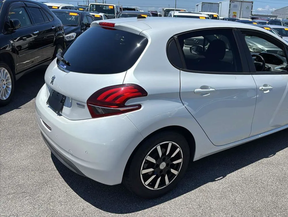 PEUGEOT 208 STYLE - PRG Motors Ltd
