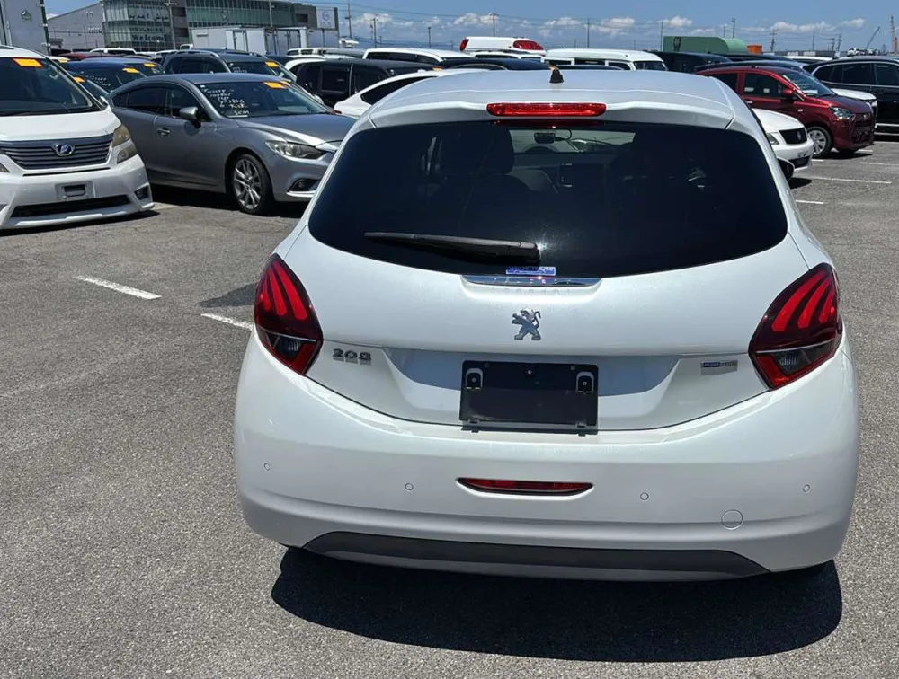 PEUGEOT 208 STYLE - PRG Motors Ltd
