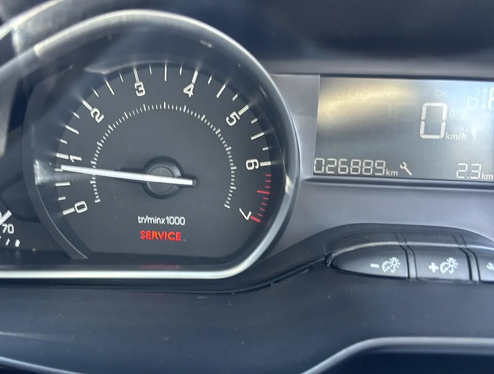 PEUGEOT 208 STYLE - PRG Motors Ltd