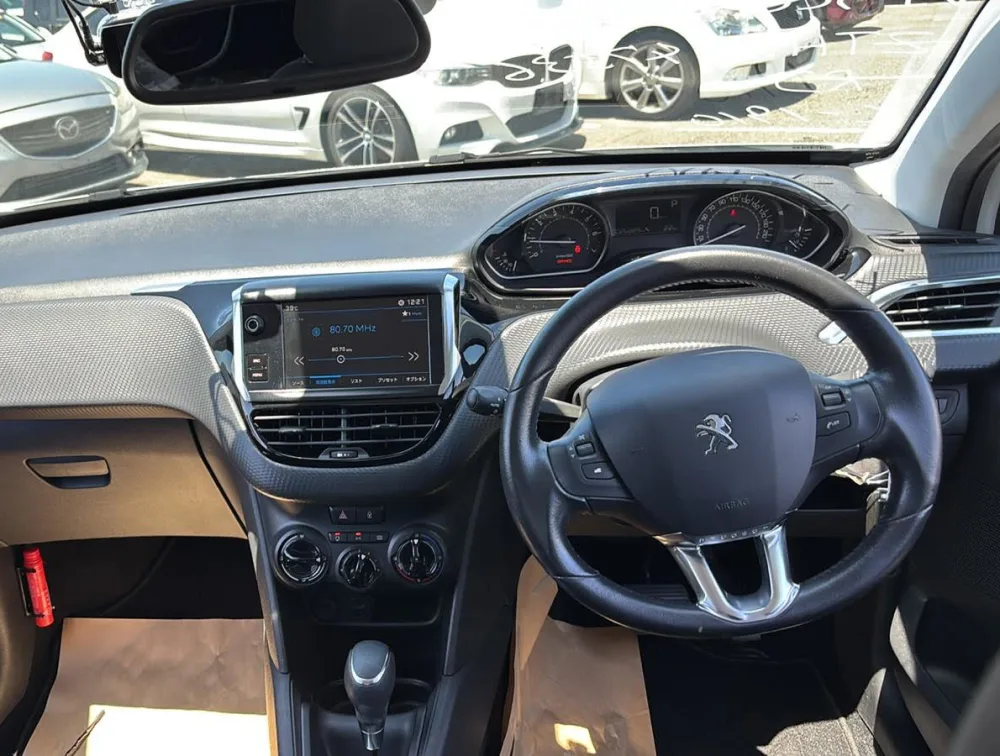 PEUGEOT 208 STYLE - PRG Motors Ltd