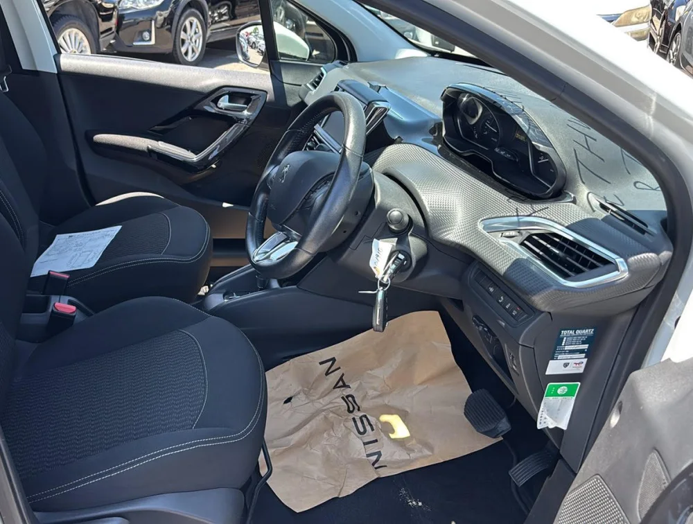 PEUGEOT 208 STYLE - PRG Motors Ltd