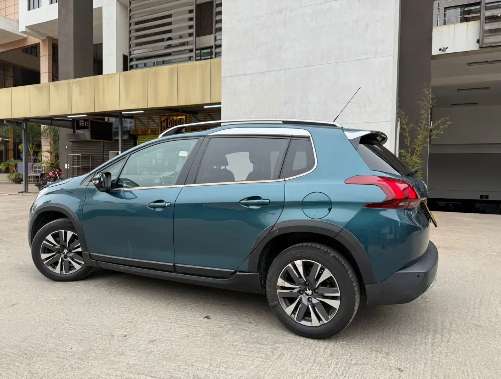 PEUGEOT 2008 ALLURE MOONROOF - PRG Motors Ltd