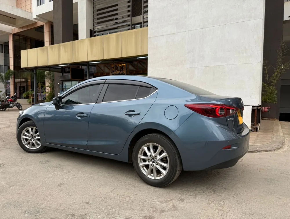 MAZDA AXELA SALOON - PRG Motors Ltd