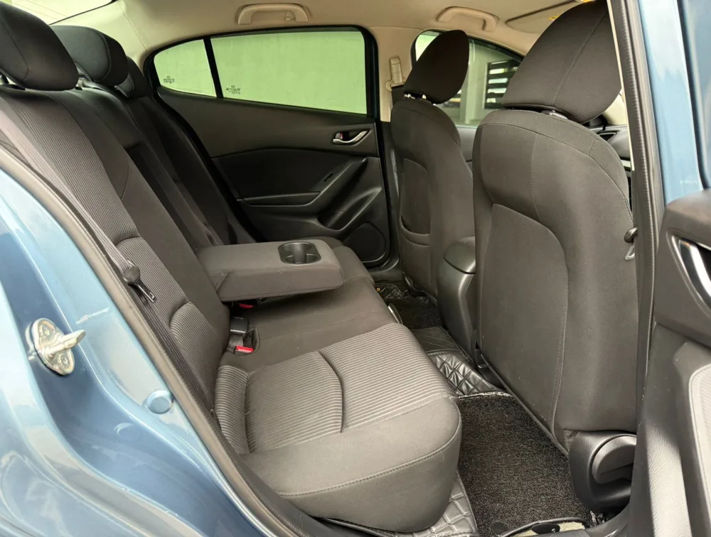 MAZDA AXELA SALOON - PRG Motors Ltd