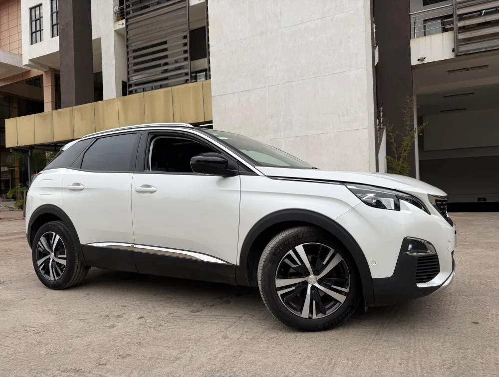 PEUGEOT 3008 ALLURE SUNROOF