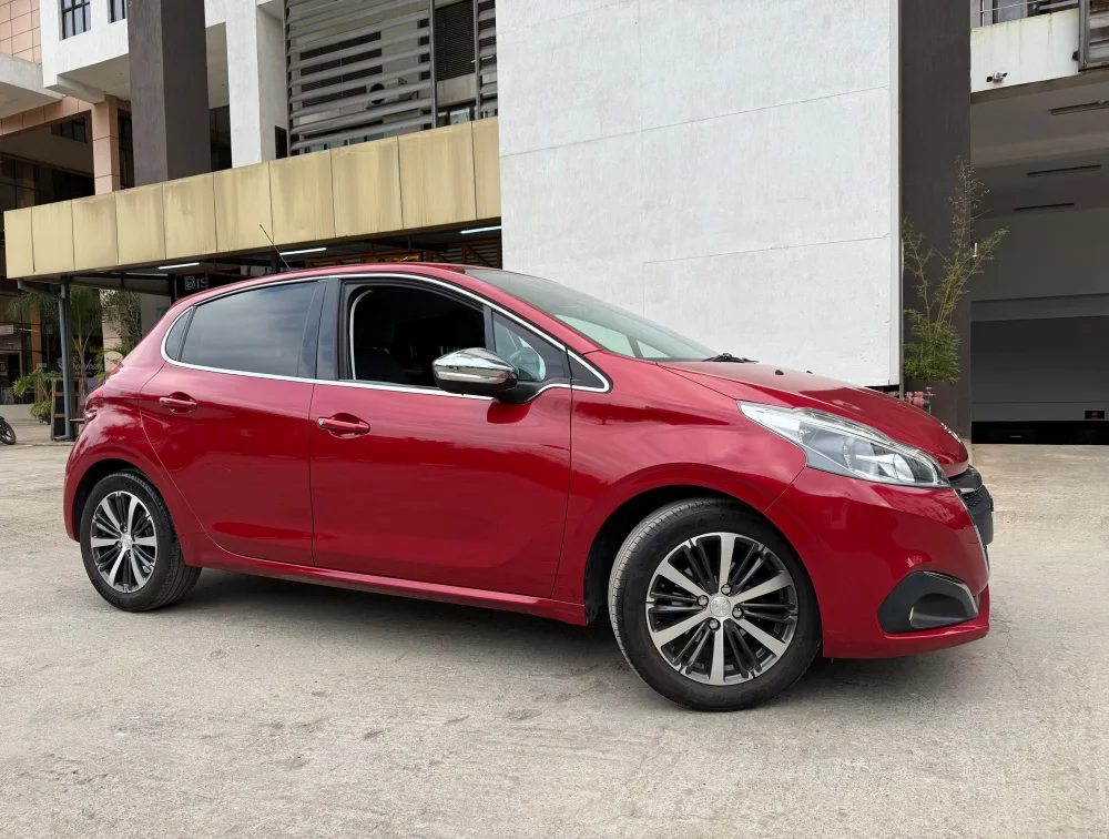 PEUGEOT 208 ALLURE FULL LEATHER SEATS - PRG Motors Ltd