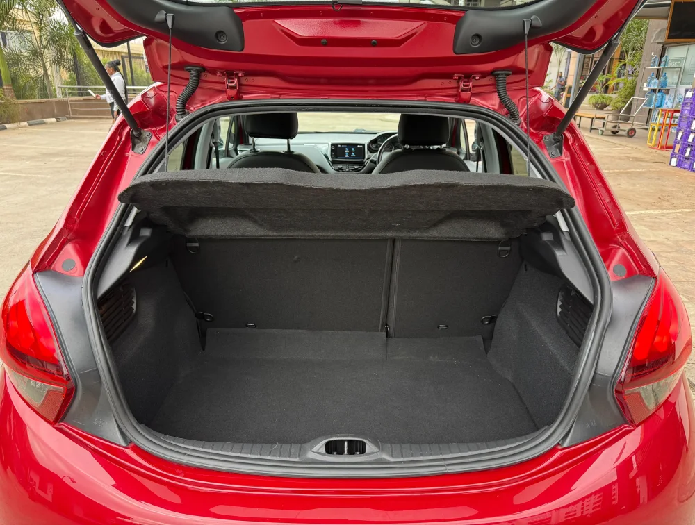 PEUGEOT 208 ALLURE FULL LEATHER SEATS - PRG Motors Ltd