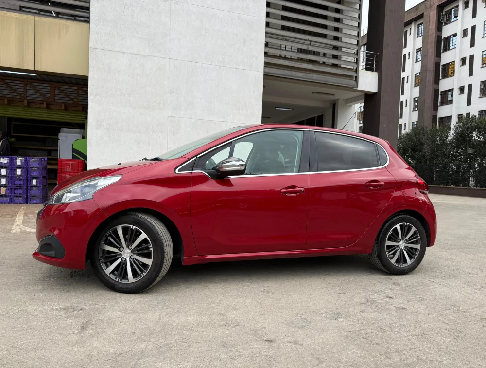 PEUGEOT 208 ALLURE FULL LEATHER SEATS - PRG Motors Ltd