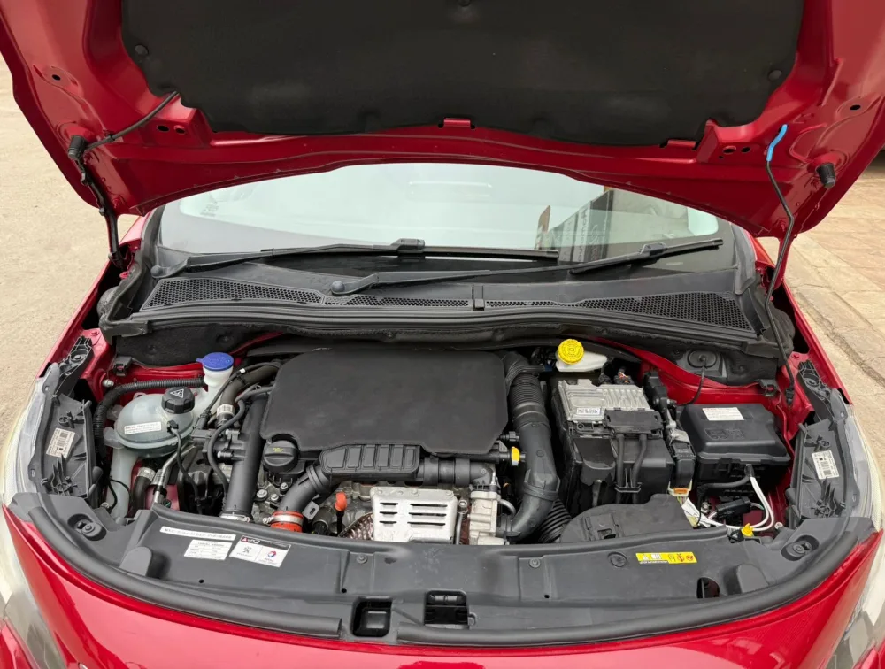 PEUGEOT 2008 CROSSCITY MOONROOF - PRG Motors Ltd