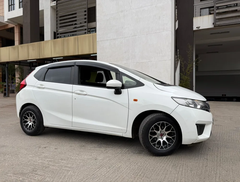 HONDA FIT NON HYBRID