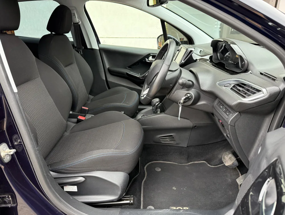 PEUGEOT 208 SIGNITURE - PRG Motors Ltd