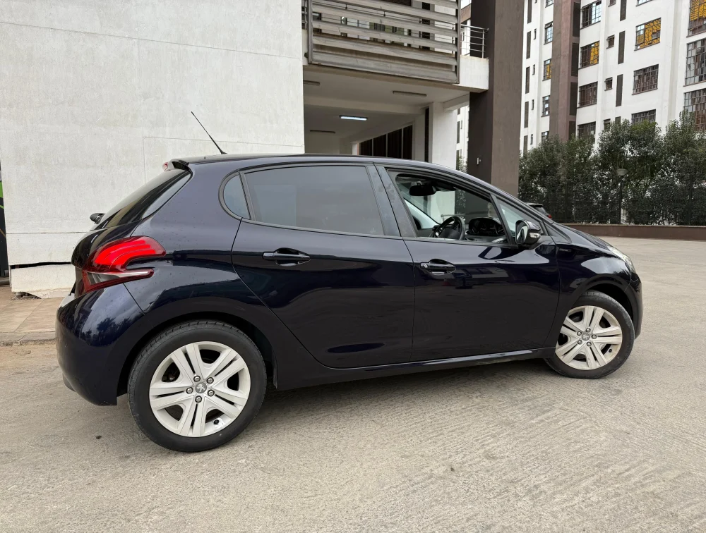 PEUGEOT 208 SIGNITURE - PRG Motors Ltd