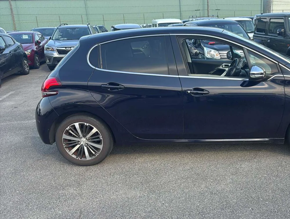 PEUGEOT 208 TECH EDITION LEATHER SEATS - PRG Motors Ltd