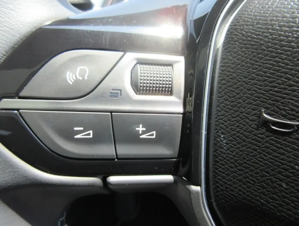 PEUGEOT 3008 CROSSCITY SUNROOF - PRG Motors Ltd
