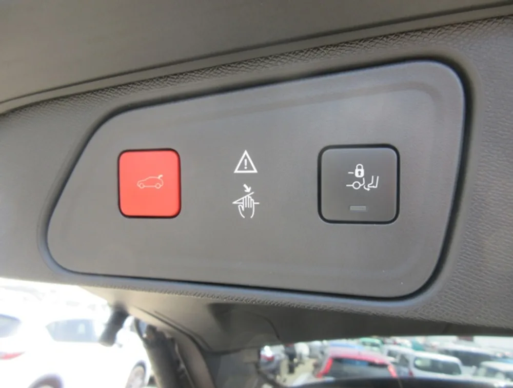PEUGEOT 3008 CROSSCITY SUNROOF - PRG Motors Ltd