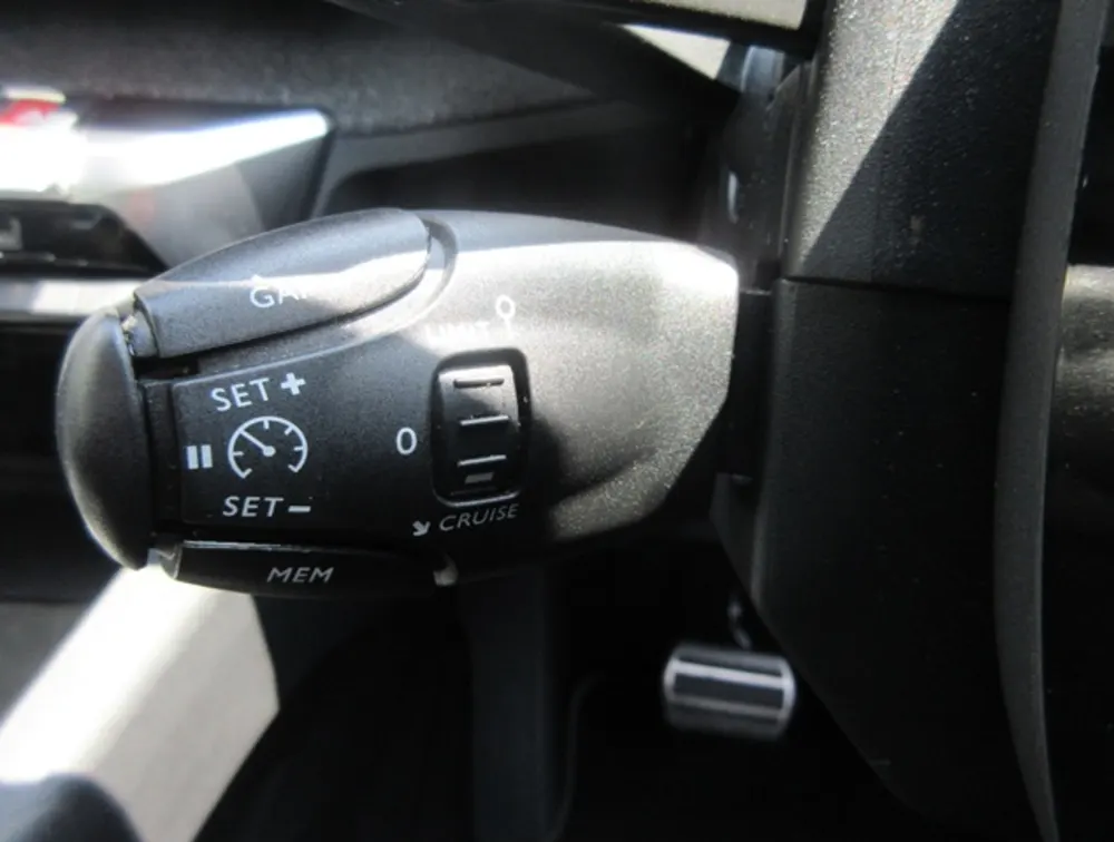 PEUGEOT 3008 CROSSCITY SUNROOF - PRG Motors Ltd