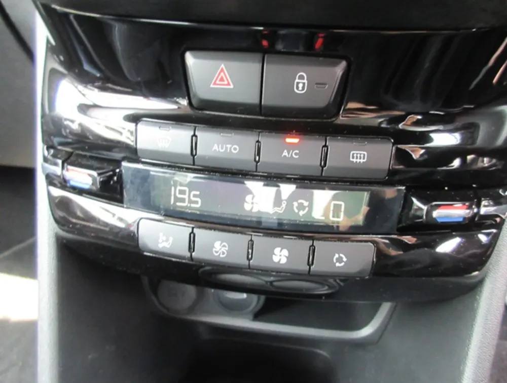 PEUGEOT 208 ALLURE - PRG Motors Ltd