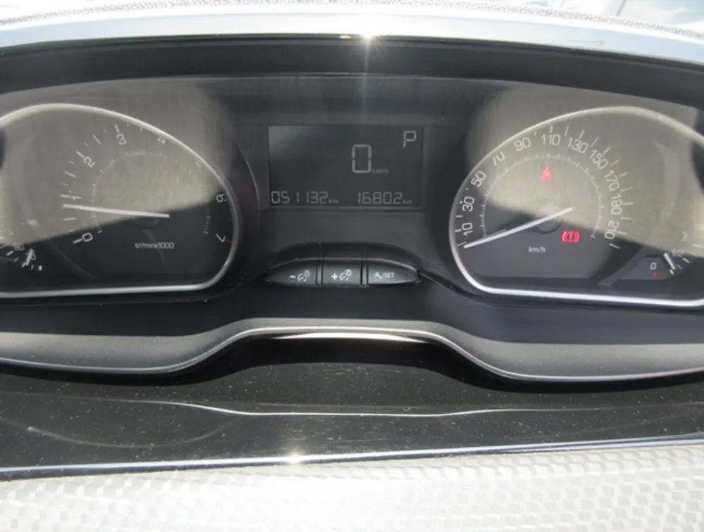 PEUGEOT 208 ALLURE - PRG Motors Ltd