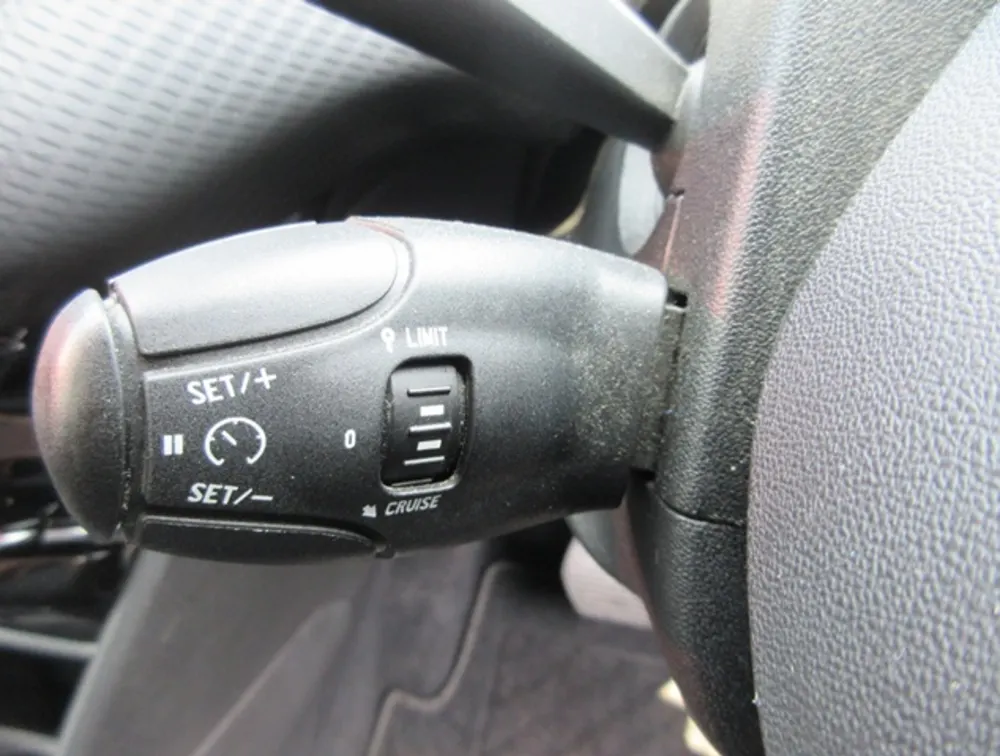 PEUGEOT 208 ALLURE - PRG Motors Ltd