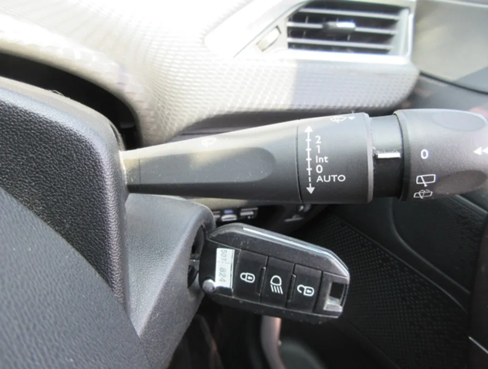PEUGEOT 208 ALLURE - PRG Motors Ltd