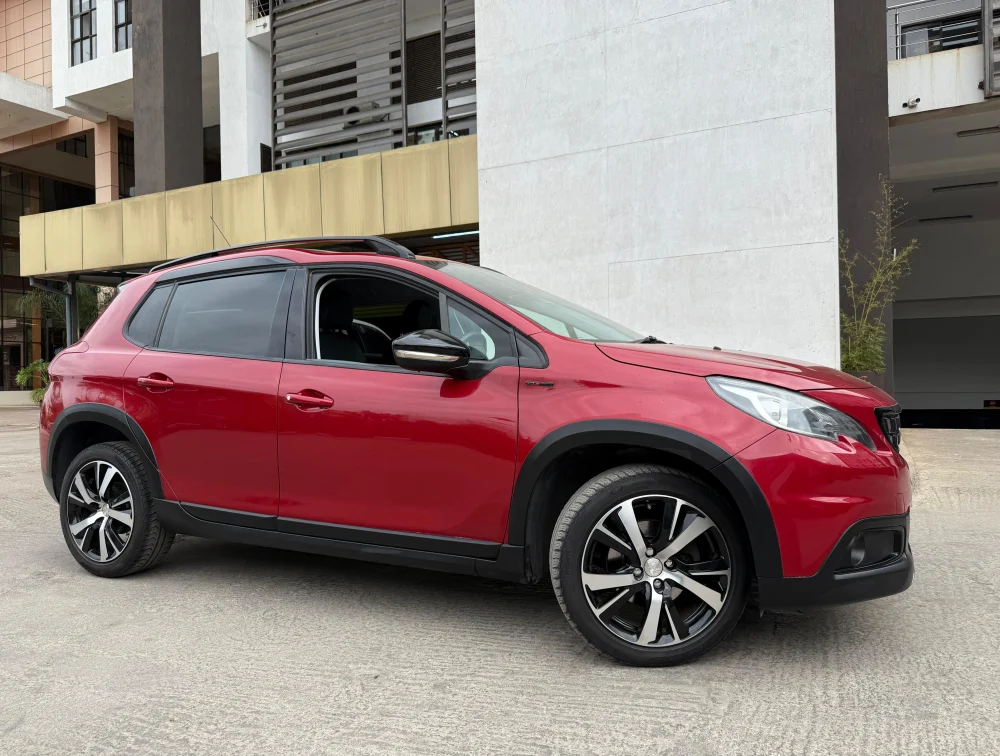PEUGEOT 2008 GTLINE