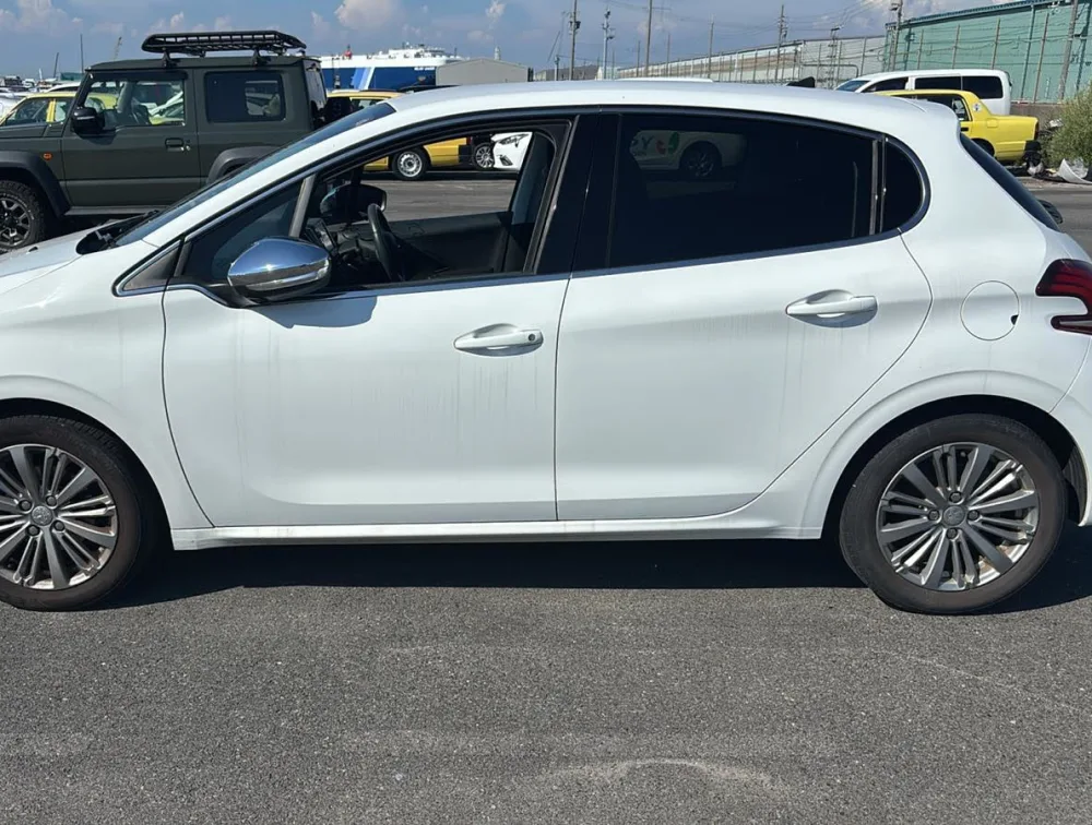 PEUGEOT 208 ALLURE - PRG Motors Ltd