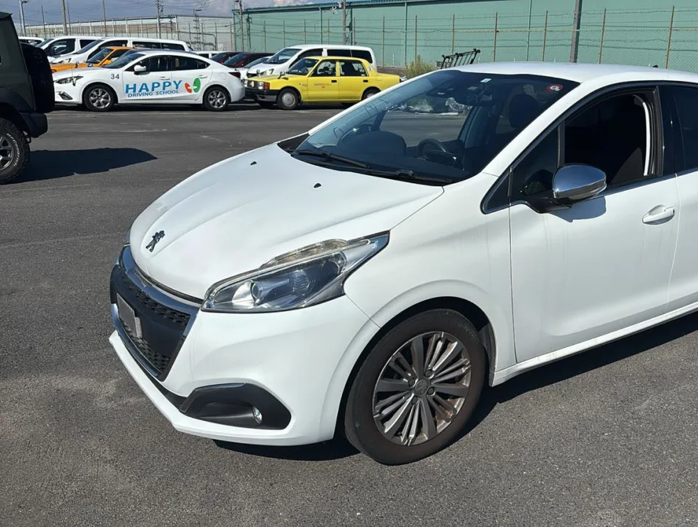 PEUGEOT 208 ALLURE - PRG Motors Ltd
