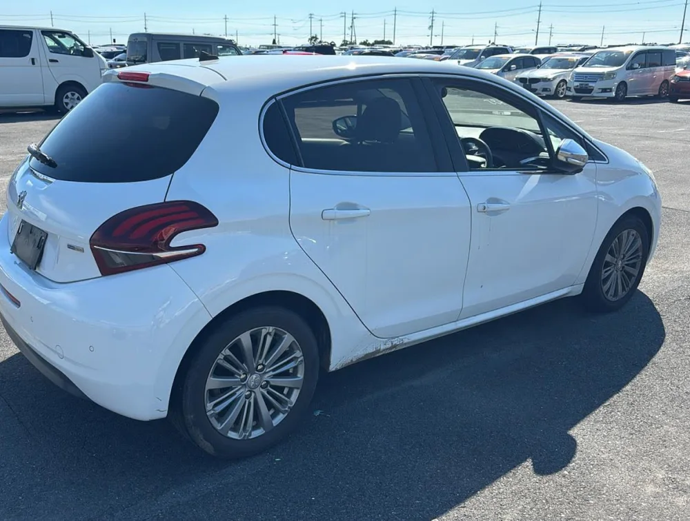 PEUGEOT 208 ALLURE - PRG Motors Ltd