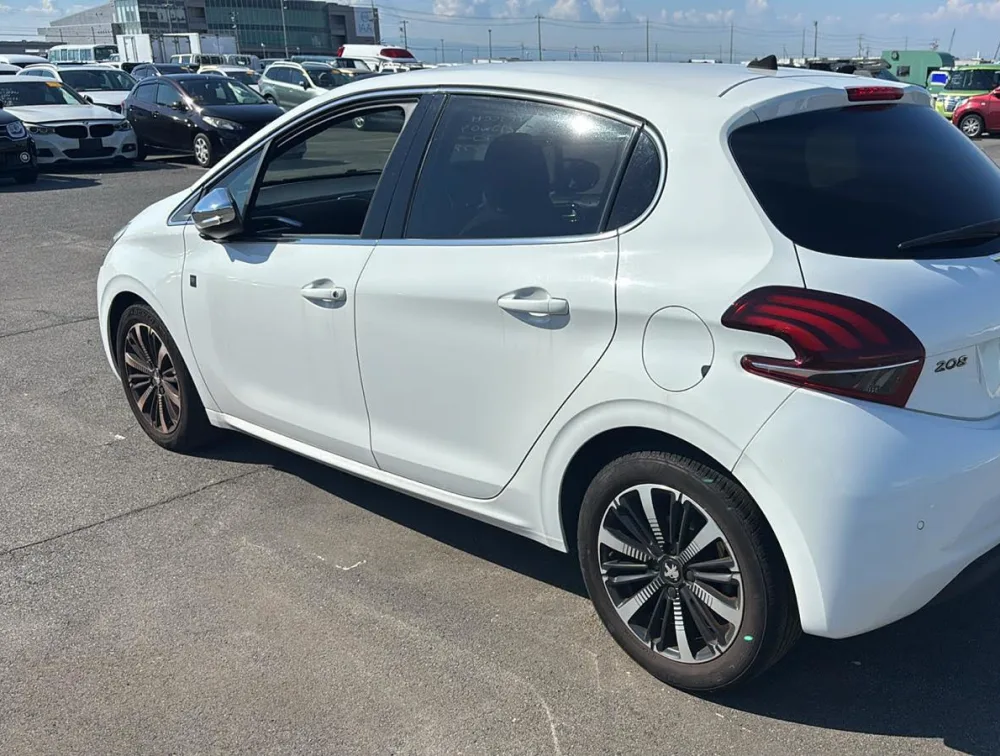 PEUGEOT 208 TECH EDITION - PRG Motors Ltd