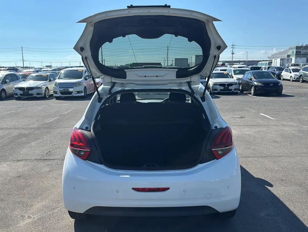 PEUGEOT 208 TECH EDITION - PRG Motors Ltd
