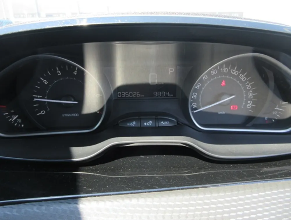 PEUGEOT 208 ALLURE - PRG Motors Ltd