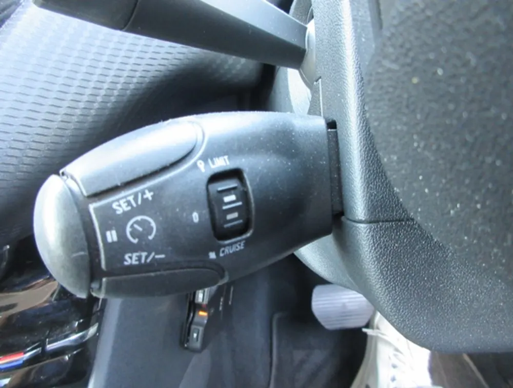 PEUGEOT 208 ALLURE - PRG Motors Ltd