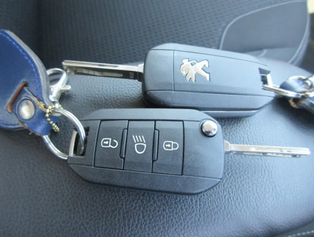 PEUGEOT 208 ALLURE - PRG Motors Ltd