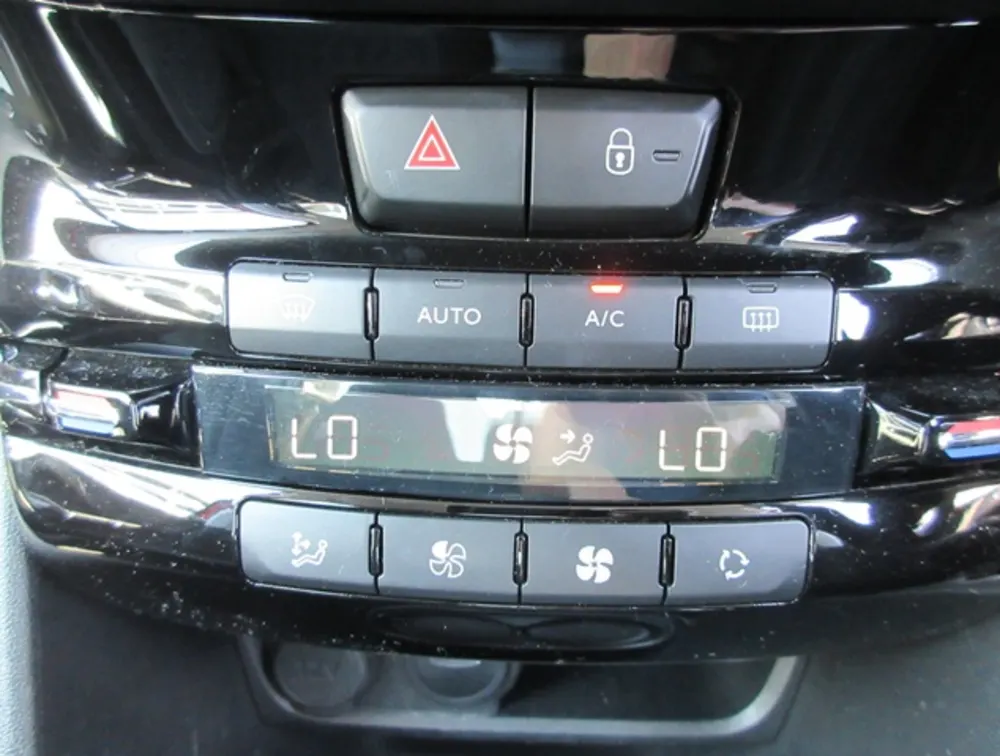 PEUGEOT 208 ALLURE - PRG Motors Ltd