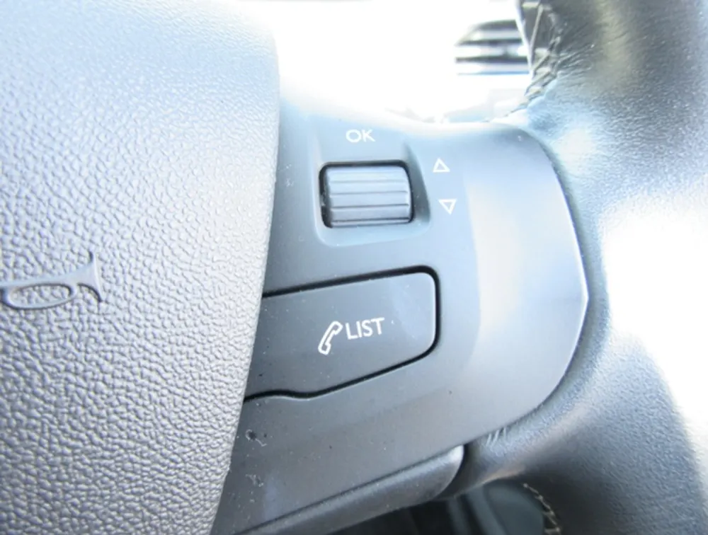 PEUGEOT 208 ALLURE - PRG Motors Ltd
