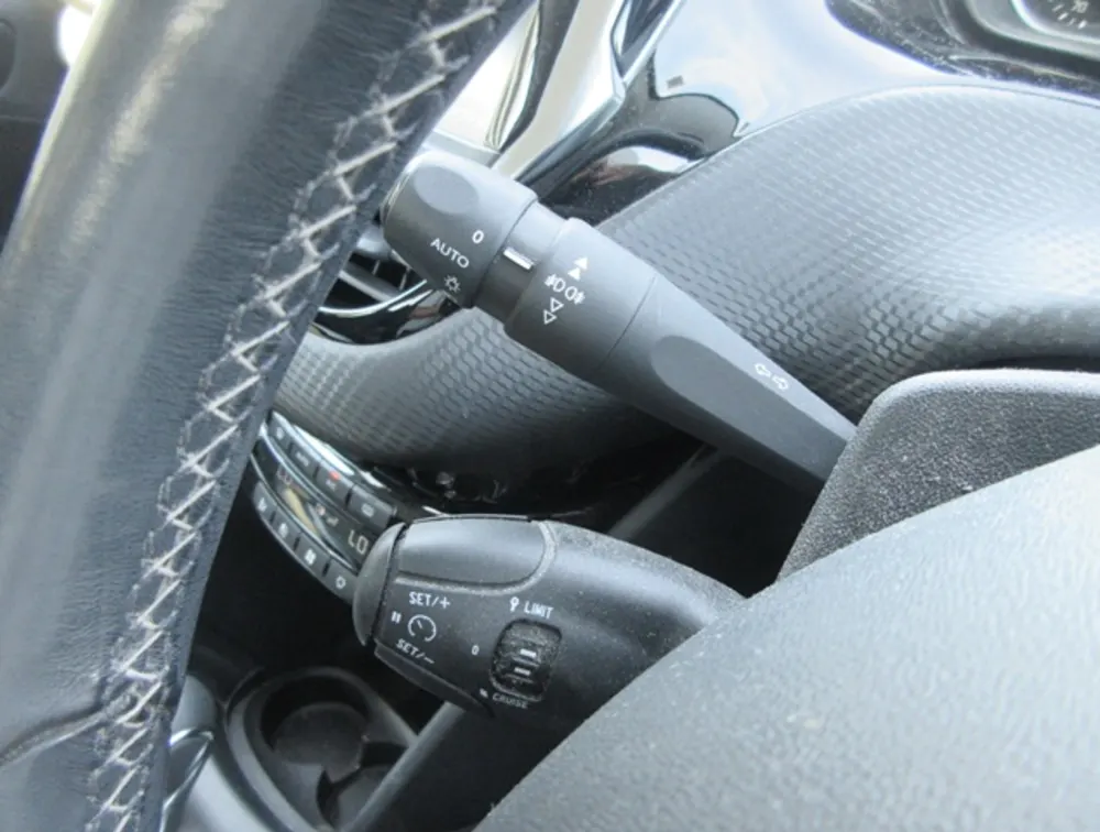 PEUGEOT 208 ALLURE - PRG Motors Ltd