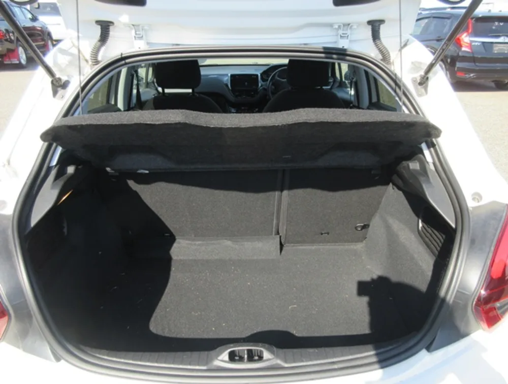 PEUGEOT 208 ALLURE - PRG Motors Ltd
