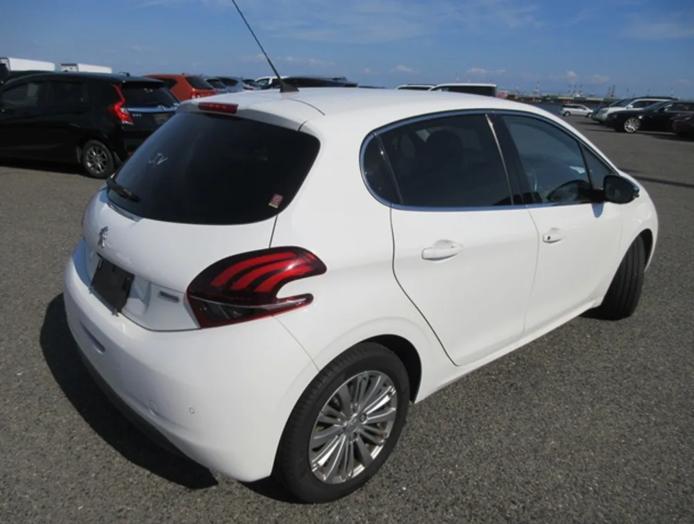 PEUGEOT 208 ALLURE - PRG Motors Ltd