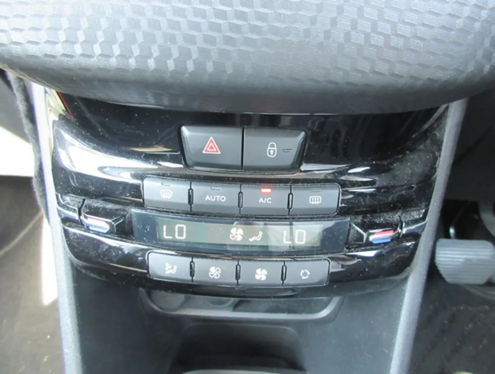 PEUGEOT 208 ALLURE - PRG Motors Ltd