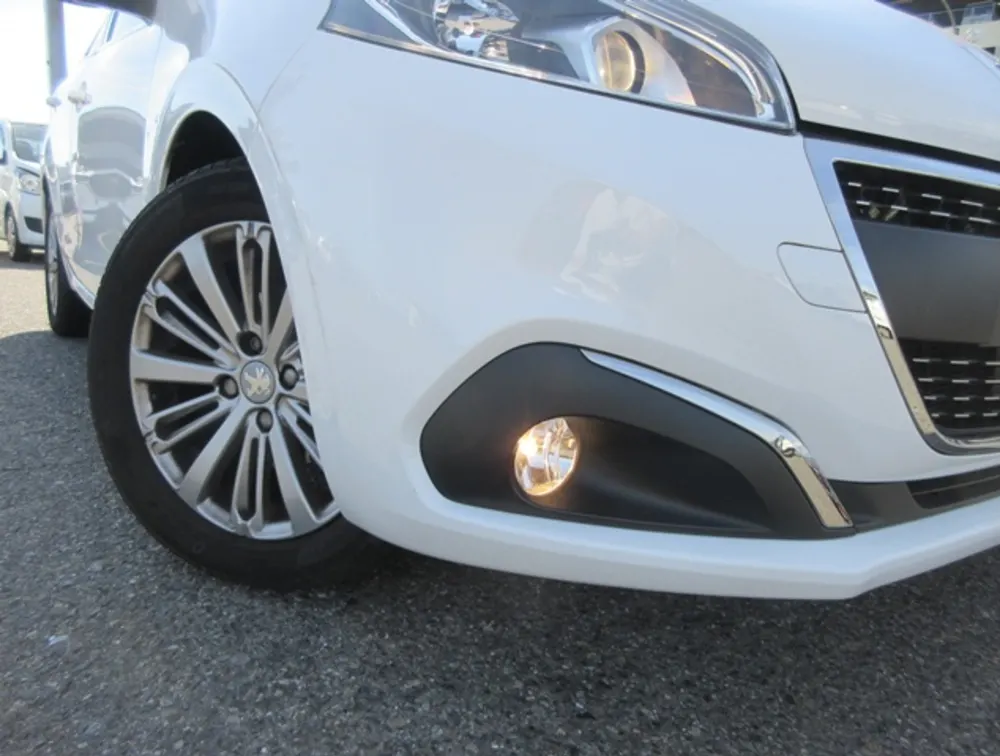 PEUGEOT 208 ALLURE - PRG Motors Ltd