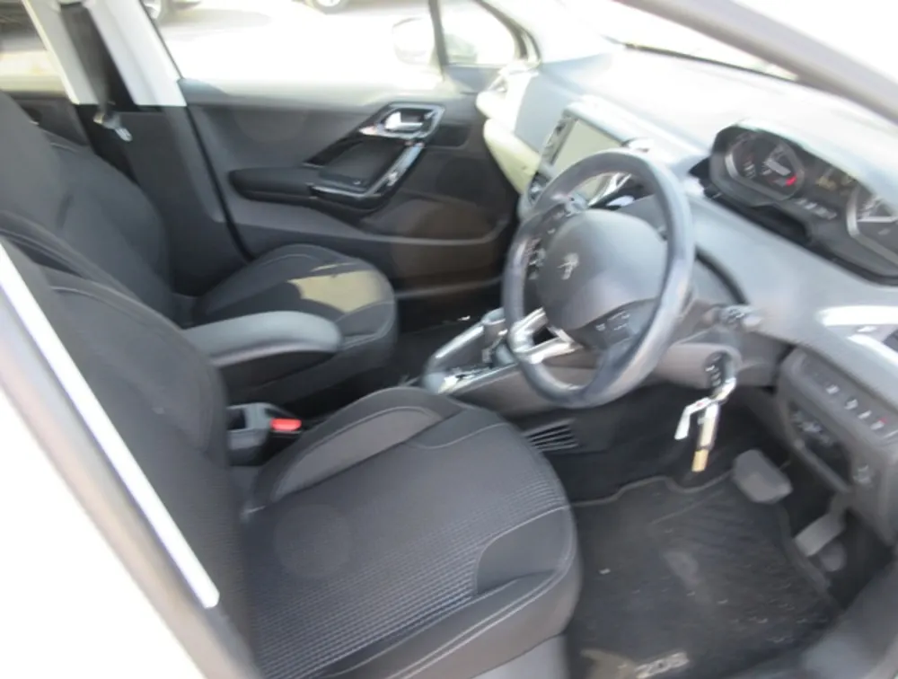 PEUGEOT 208 ALLURE - PRG Motors Ltd